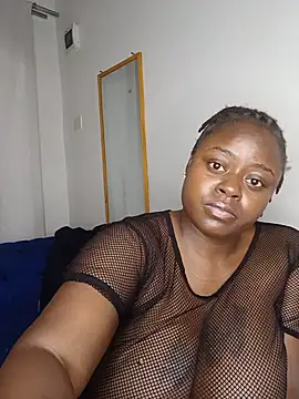 t-QueenSlyy online show from 06/10/26, 07:57