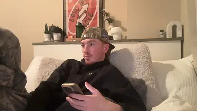 younghungginger online show from 12/19/24, 11:14