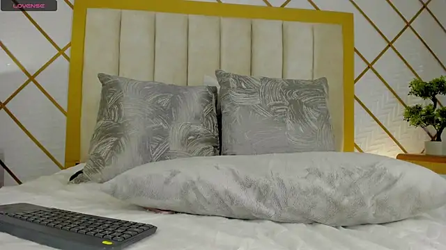 SamanthaClay online show from 01/25/25, 07:49