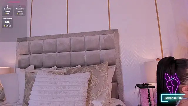 SamanthaClay online show from 10/14/25, 09:04