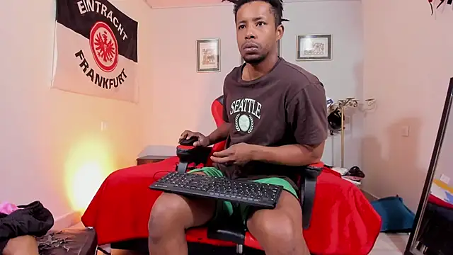 AlejoKhalifa  online show from 09/15/25, 10:37