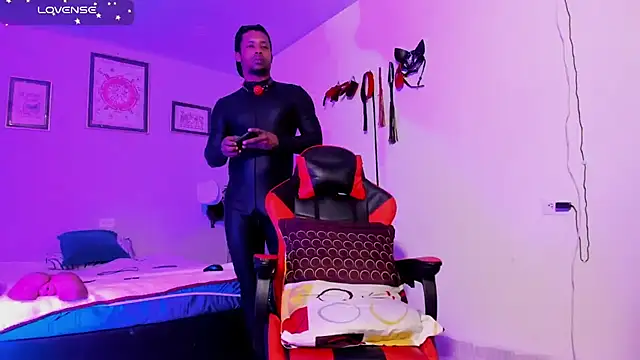 AlejoKhalifa  online show from 10/07/25, 08:55