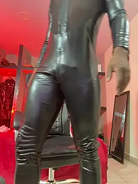 AlejoKhalifa  online show from 07/23/26, 10:24