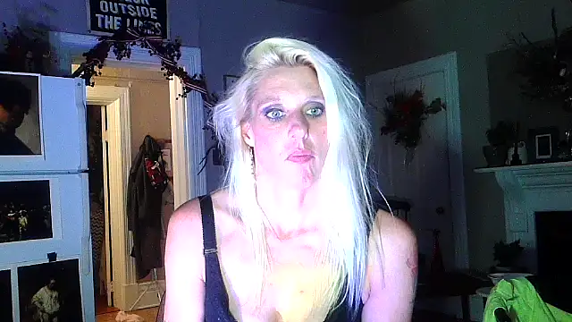 Snapshot of Glamazonx chatting on 11/26/25, 02:34 Glamazonx online show from 11/26/25, 02:34