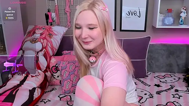 Snapshot of MeowkaKitty chatting on 03/08/25, 01:06 MeowkaKitty online show from 03/08/25, 01:06
