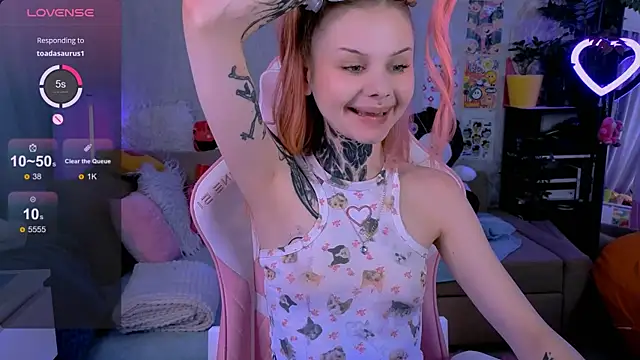 Britney Lynch online show from 09/26/25, 08:13