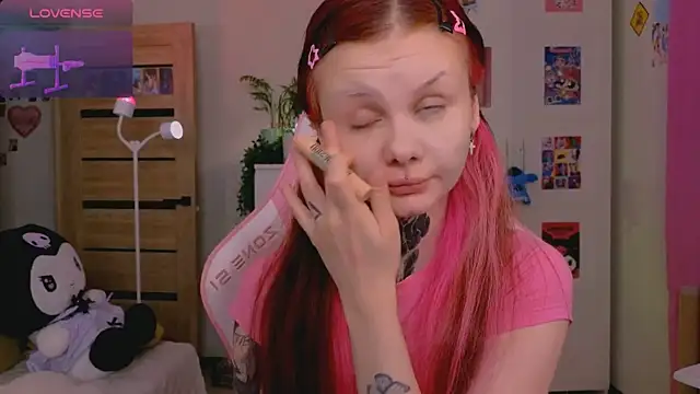 Snapshot of Britney_Lynch chatting on 11/10/25, 07:57 Britney Lynch online show from 11/10/25, 07:57