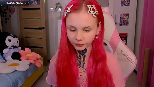 Snapshot of Britney_Lynch chatting on 11/23/25, 06:52 Britney Lynch online show from 11/23/25, 06:52