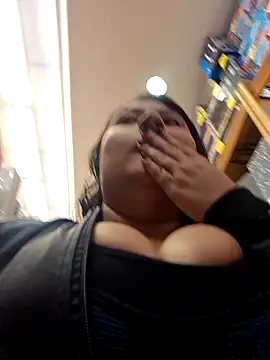 Snapshot of Celeem_ chatting on 10/11/25, 09:46 Celeem online show from 10/11/25, 09:46