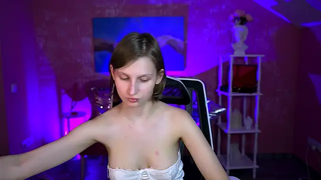 EllaHorton online show from 06/15/26, 05:26