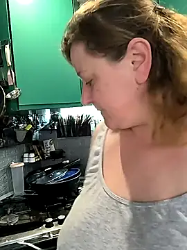 jusichka online show from 02/09/25, 12:30