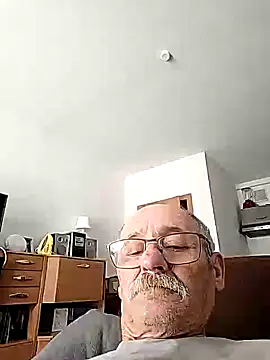 oleg049 online show from 06/10/26, 08:13