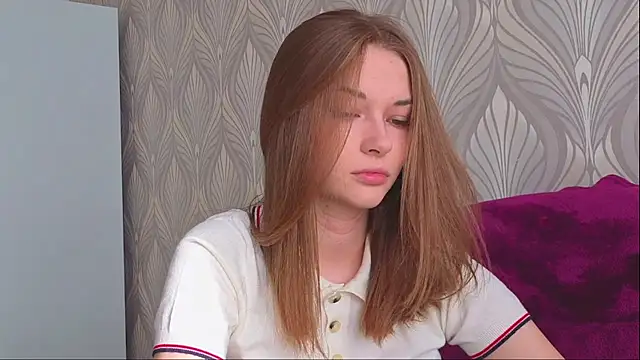 Snapshot of CharryClim chatting on 10/02/25, 04:19 CharryClim online show from 10/02/25, 04:19