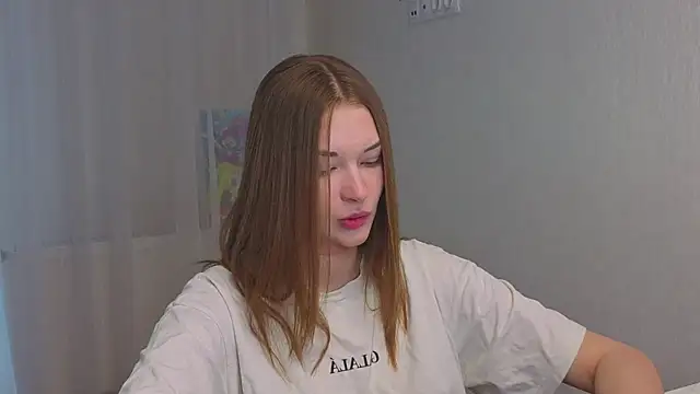 Snapshot of CharryClim chatting on 10/24/25, 04:20 CharryClim online show from 10/24/25, 04:20