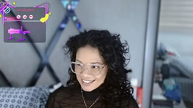 paula daniela1 online show from 11/11/25, 09:26