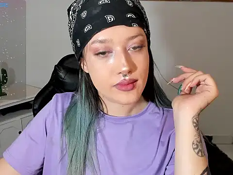 Snapshot of kat_apple chatting on 09/18/25, 12:34 kat apple online show from 09/18/25, 12:34