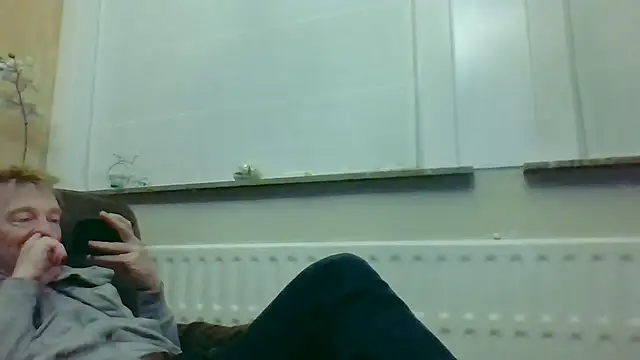 Snapshot of bertolini chatting on 12/16/25, 09:09 bertolini online show from 12/16/25, 09:09