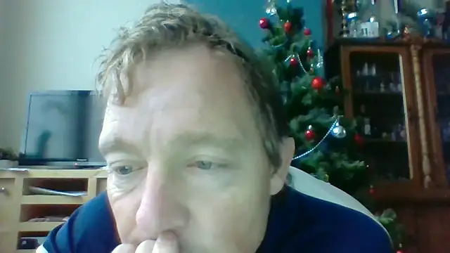 Snapshot of bertolini chatting on 12/18/25, 09:26 bertolini online show from 12/18/25, 09:26