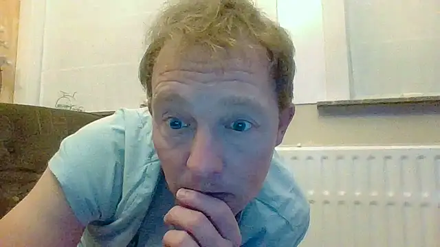 Snapshot of bertolini chatting on 12/22/25, 05:54 bertolini online show from 12/22/25, 05:54