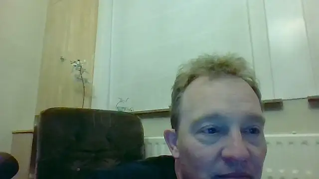 Snapshot of bertolini chatting on 01/17/26, 08:56 bertolini online show from 01/17/26, 08:56