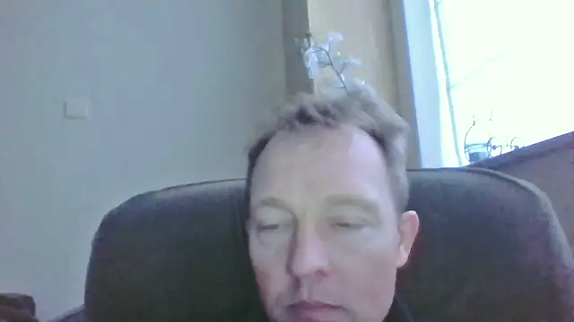 Snapshot of bertolini chatting on 02/01/26, 04:16 bertolini online show from 02/01/26, 04:16