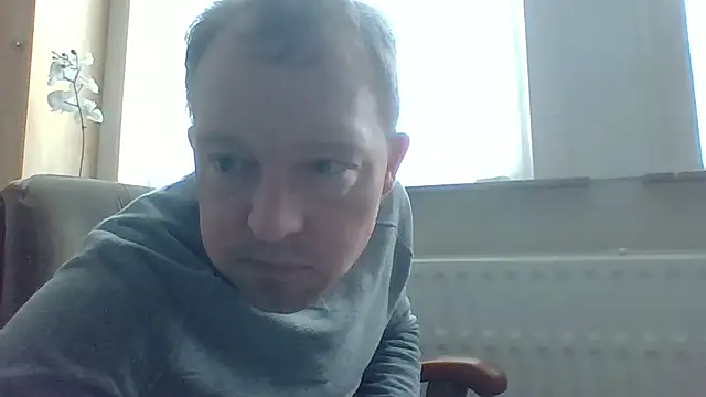 Snapshot of bertolini chatting on 02/07/26, 01:37 bertolini online show from 02/07/26, 01:37