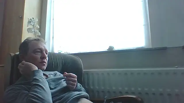 Snapshot of bertolini chatting on 02/08/26, 01:47 bertolini online show from 02/08/26, 01:47