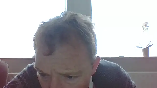 Snapshot of bertolini chatting on 02/14/26, 02:14 bertolini online show from 02/14/26, 02:14