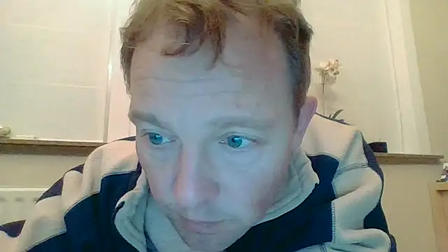 Snapshot of bertolini chatting on 02/17/26, 06:14 bertolini online show from 02/17/26, 06:14