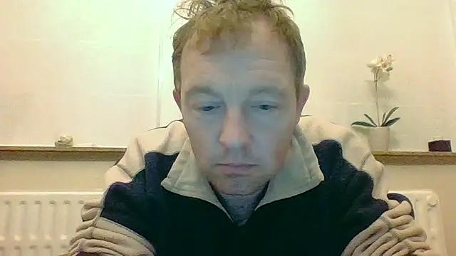 Snapshot of bertolini chatting on 02/19/26, 05:42 bertolini online show from 02/19/26, 05:42