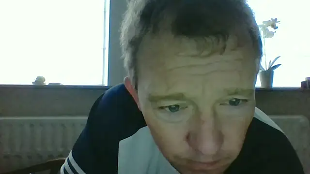 Snapshot of bertolini chatting on 02/22/26, 07:51 bertolini online show from 02/22/26, 07:51