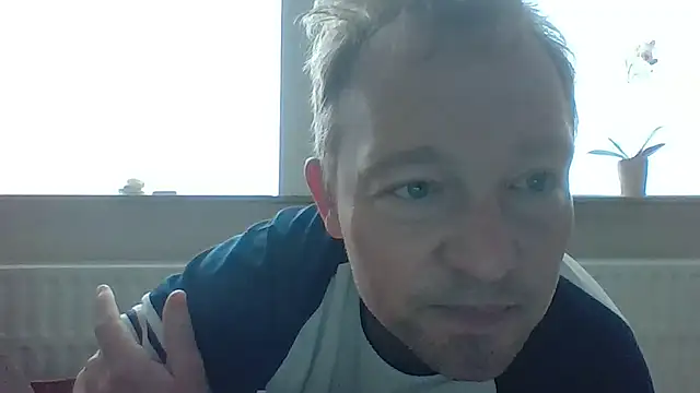 Snapshot of bertolini chatting on 02/23/26, 08:01 bertolini online show from 02/23/26, 08:01