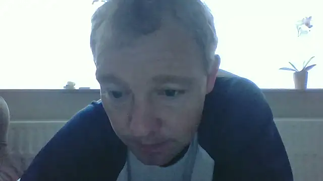 Snapshot of bertolini chatting on 02/24/26, 07:39 bertolini online show from 02/24/26, 07:39