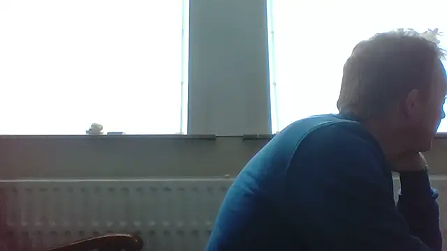 Snapshot of bertolini chatting on 02/28/26, 01:45 bertolini online show from 02/28/26, 01:45