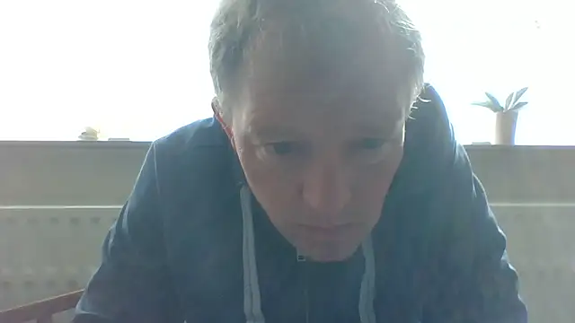 Snapshot of bertolini chatting on 03/22/26, 12:52 bertolini online show from 03/22/26, 12:52