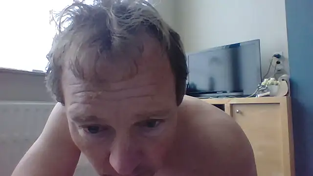 Snapshot of bertolini chatting on 04/25/26, 08:06 bertolini online show from 04/25/26, 08:06