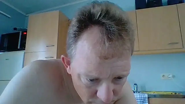 Snapshot of bertolini chatting on 05/31/26, 07:37 bertolini online show from 05/31/26, 07:37