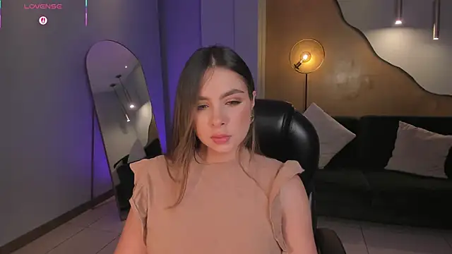 EloisaOlivero online show from 12/17/25, 05:19