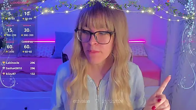 Snapshot of estivalae chatting on 12/21/24, 10:51 estivalae online show from 12/21/24, 10:51