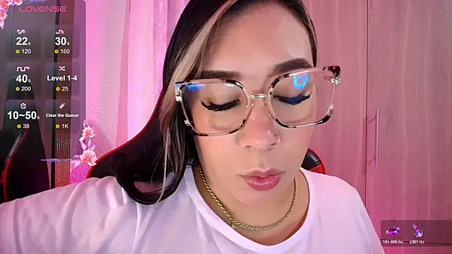 leahtemptation3 online show from 06/30/26, 08:59