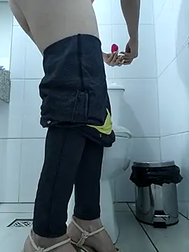 Snapshot of Irresistible24 chatting on 11/12/25, 07:24 Irresistible24 online show from 11/12/25, 07:24