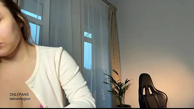 Snapshot of hotexclusive_ chatting on 11/10/25, 04:33 hotexclusive online show from 11/10/25, 04:33