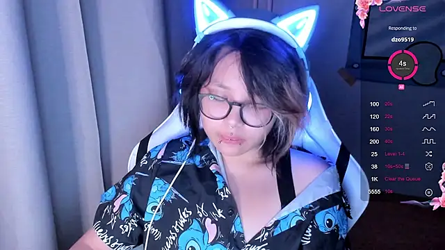 Snapshot of maydaykimmy chatting on 10/09/25, 09:24 maydaykimmy online show from 10/09/25, 09:24