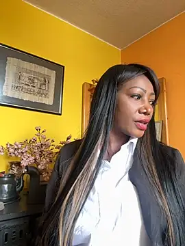 Snapshot of SUUKAM chatting on 11/13/25, 06:18 SUUKAM online show from 11/13/25, 06:18