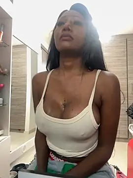 Snapshot of SUUKAM chatting on 11/15/25, 01:36 SUUKAM online show from 11/15/25, 01:36