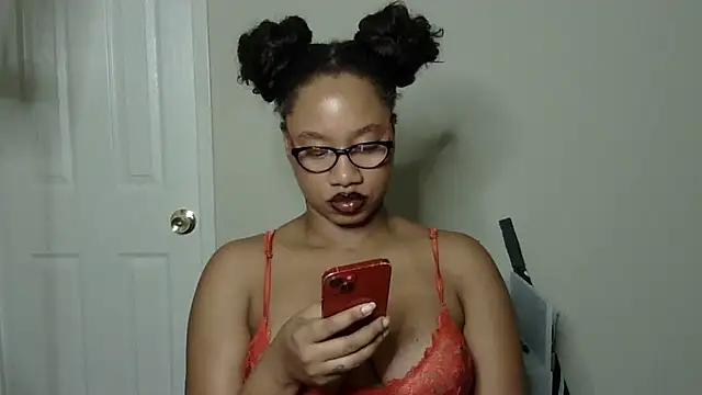 Snapshot of goddessdaisysky chatting on 09/20/25, 04:35 goddessdaisysky online show from 09/20/25, 04:35