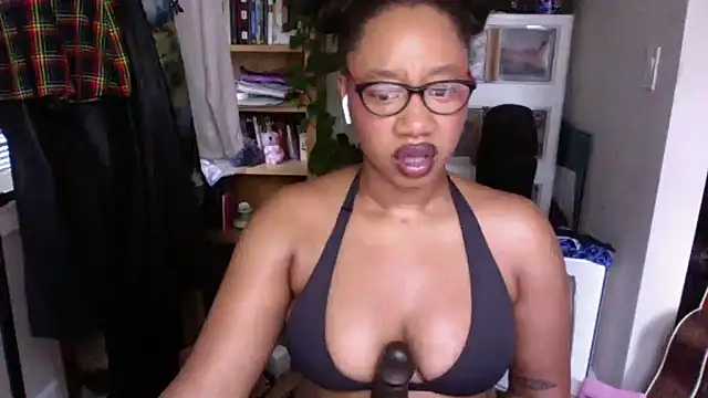 Snapshot of goddessdaisysky chatting on 09/22/25, 02:30 goddessdaisysky online show from 09/22/25, 02:30