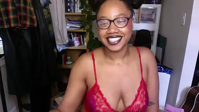Snapshot of goddessdaisysky chatting on 09/23/25, 03:15 goddessdaisysky online show from 09/23/25, 03:15
