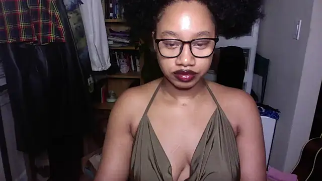 Snapshot of goddessdaisysky chatting on 09/25/25, 03:10 goddessdaisysky online show from 09/25/25, 03:10