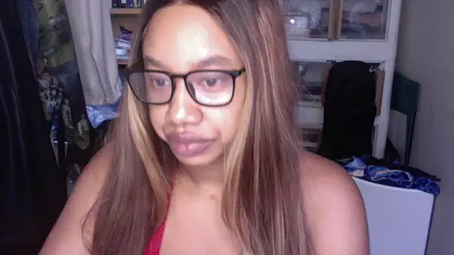 Snapshot of goddessdaisysky chatting on 09/29/25, 02:44 goddessdaisysky online show from 09/29/25, 02:44